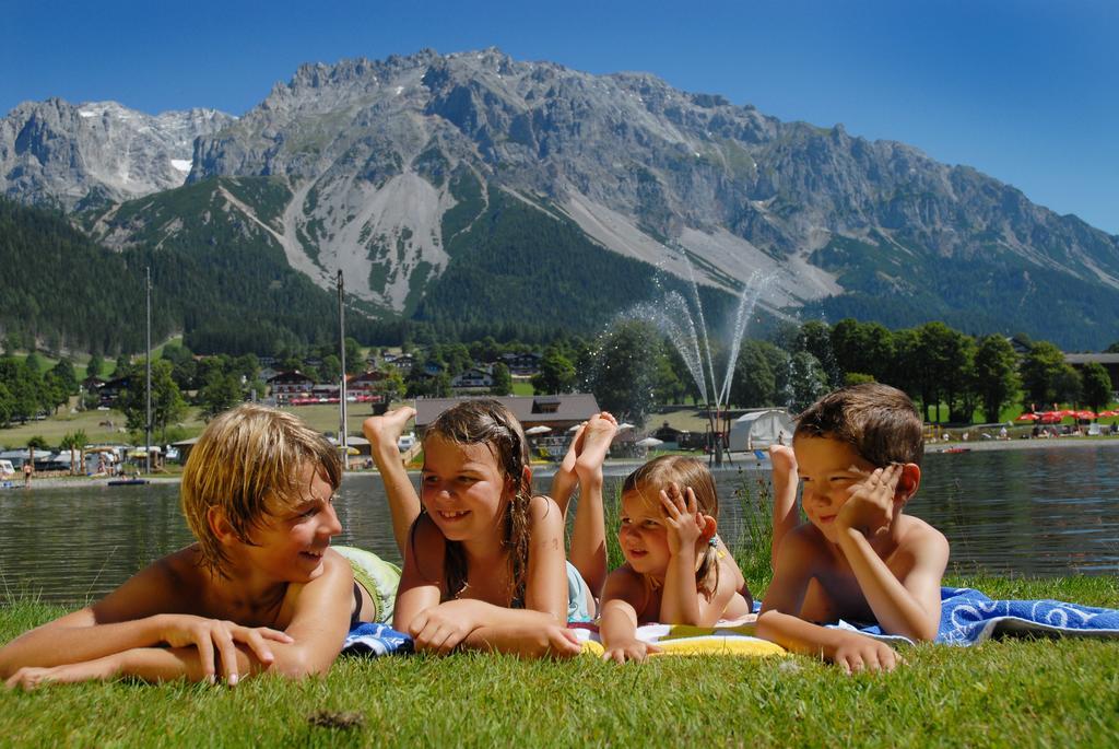 Bio-Holzhaus Und Landhaus Heimat Ramsau am Dachstein Esterno foto